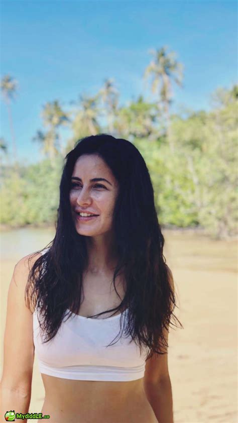 6 hot and stylish bikini looks of Katrina Kaif